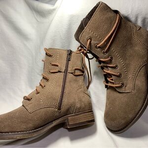 NWOT Josef Seibel Suede Short Boots